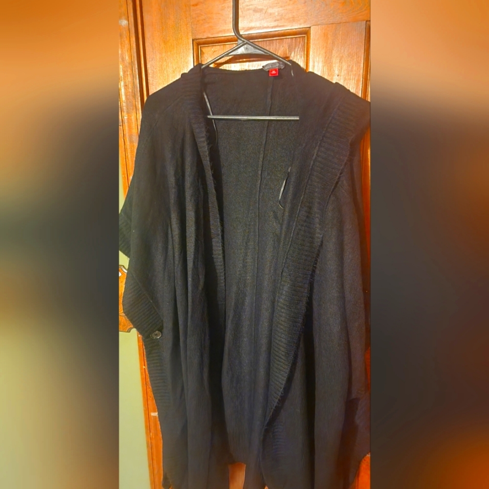 Vince camuto throw over